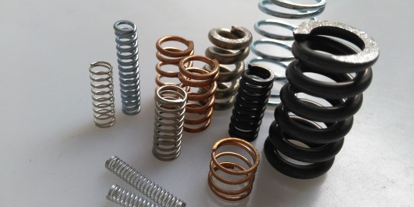 扁線(xiàn)彈簧的規(guī)格